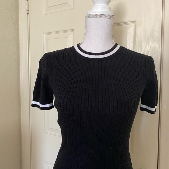 ❌SOLD❌Ribbed top - Picture 2 of 2
